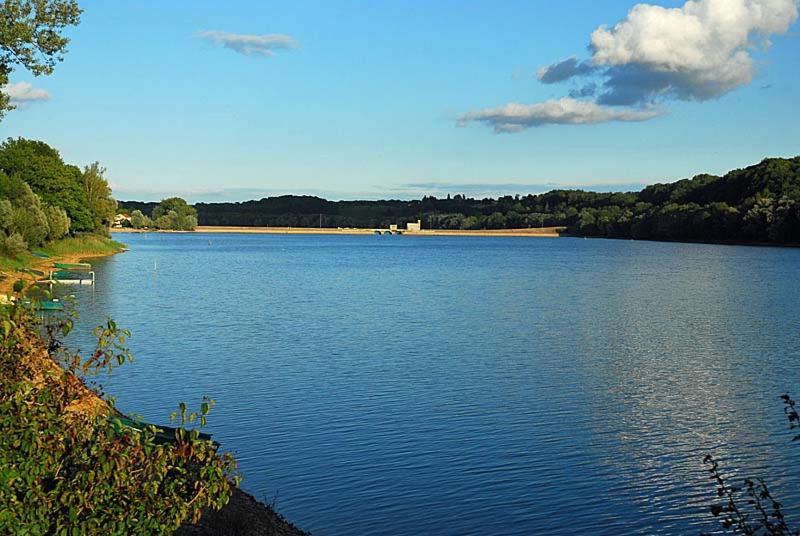 Maison Bord De Lac De Charmes Bannes  Bagian luar foto