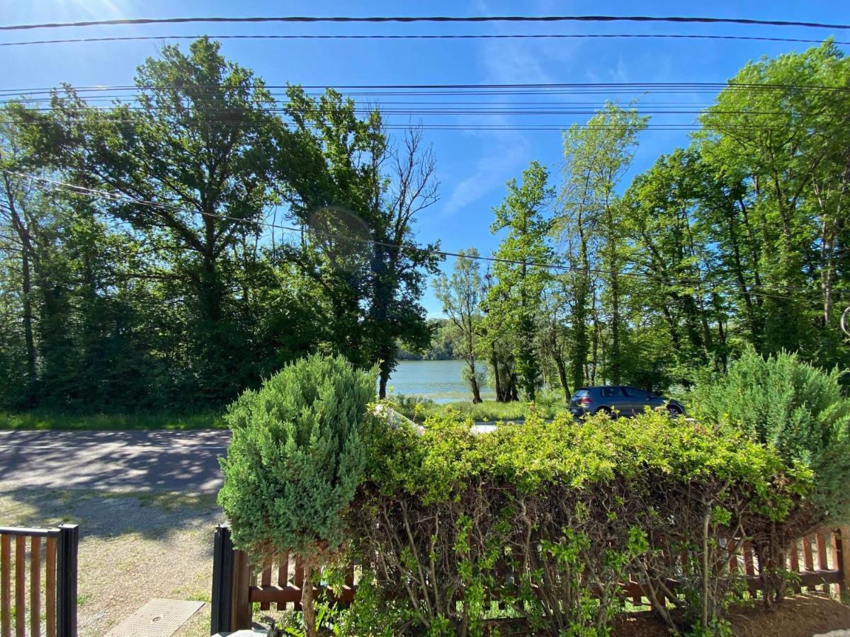 Maison Bord De Lac De Charmes Bannes  Bagian luar foto