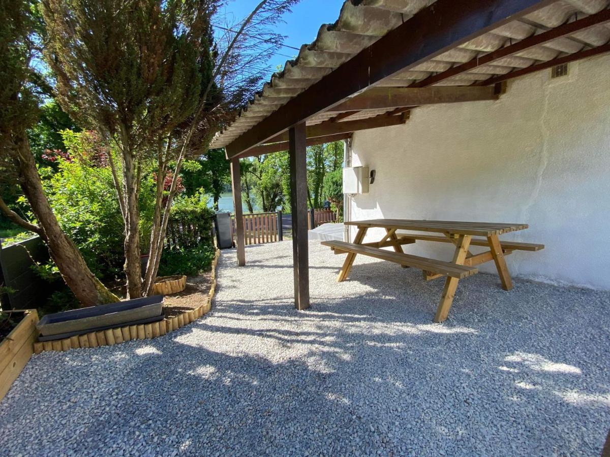 Maison Bord De Lac De Charmes Bannes  Bagian luar foto